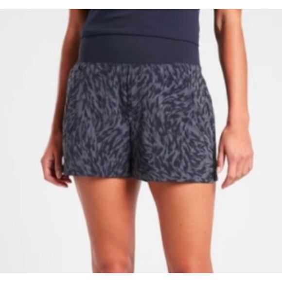 Athleta Trekkie North Printed Shorts Blue Plus Size 18 Pockets - Picture 1 of 9